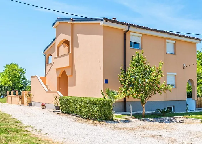 Nelly Apartments