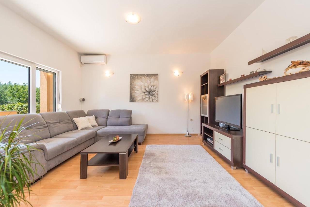 Apartment Nelly *