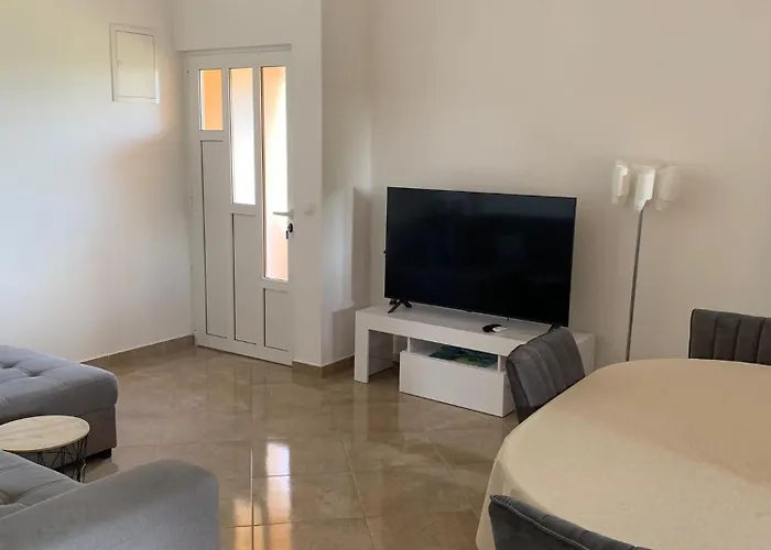 Nelly Apartments