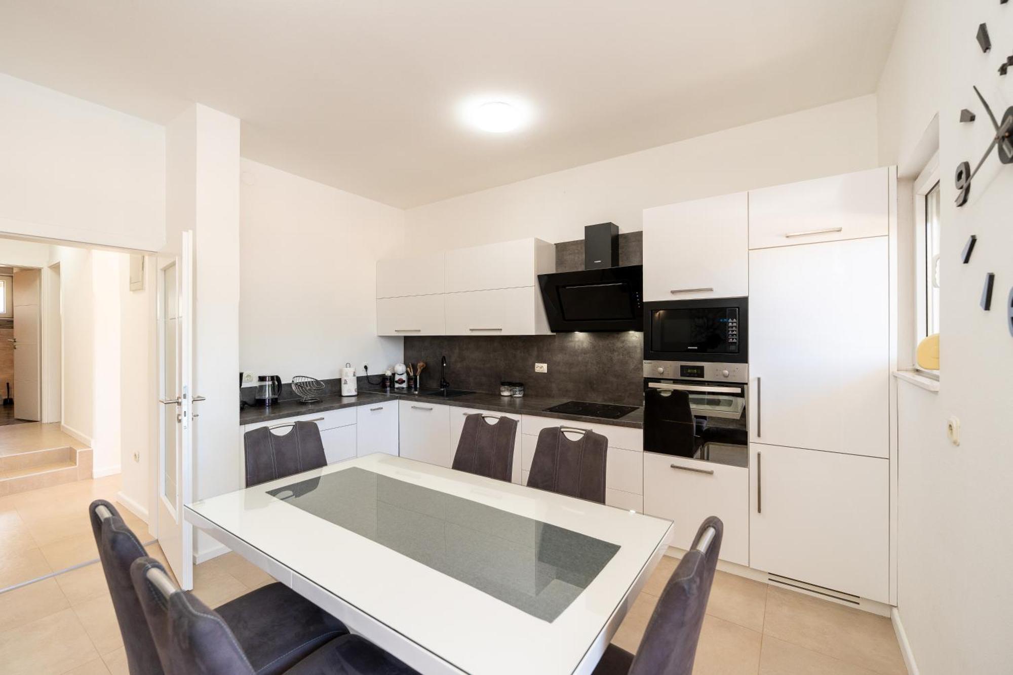 Nelly Apartman *